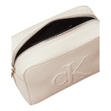 Borse a spalla Donna Calvin Klein - Sculpted Camera Bag Deboss - Panna