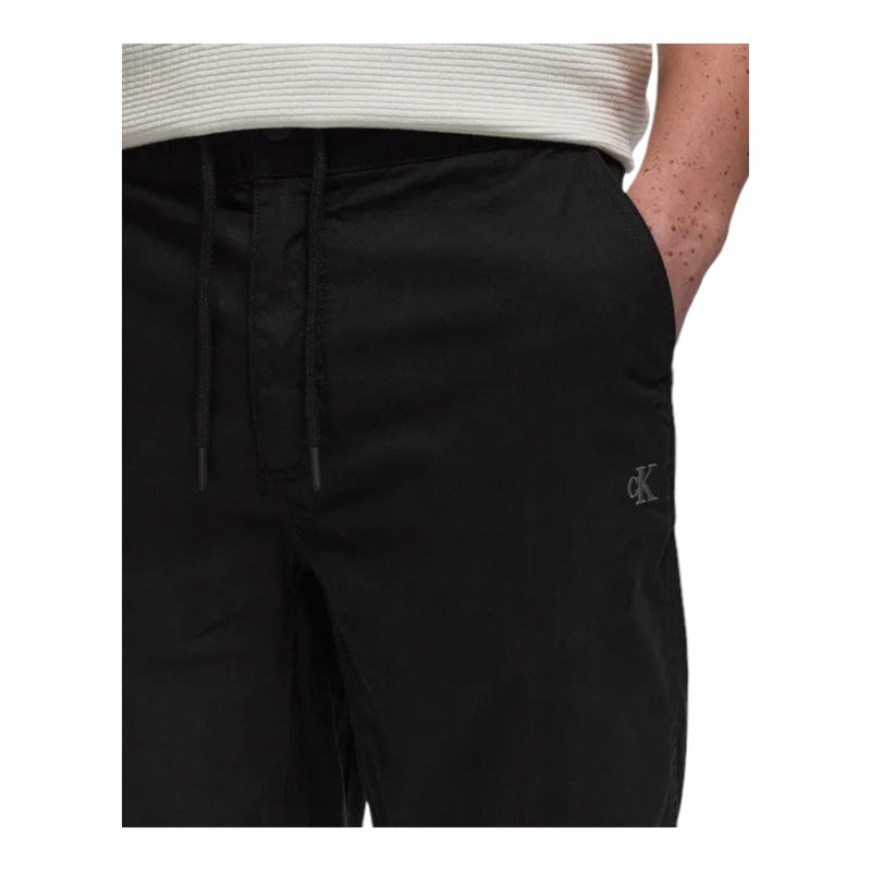 Pantaloni Uomo Calvin Klein - Cropped Woven Pant - Nero