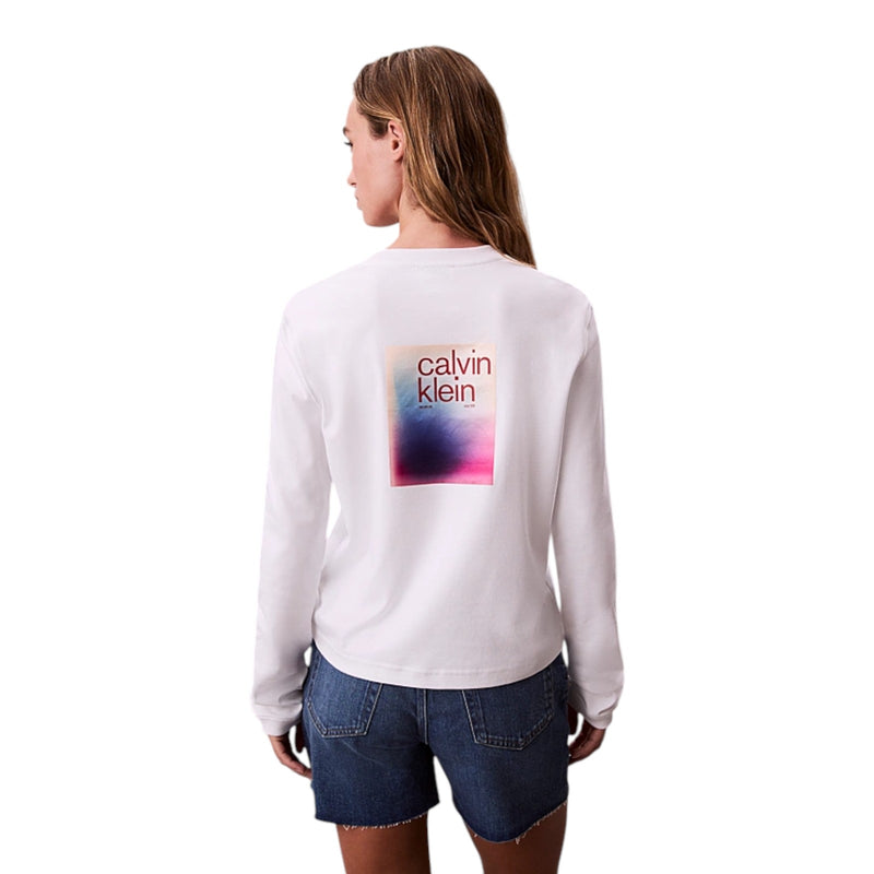 Maglie a manica lunga Donna Calvin Klein - Ls Satin Ombre Graphic Tee - Bianco