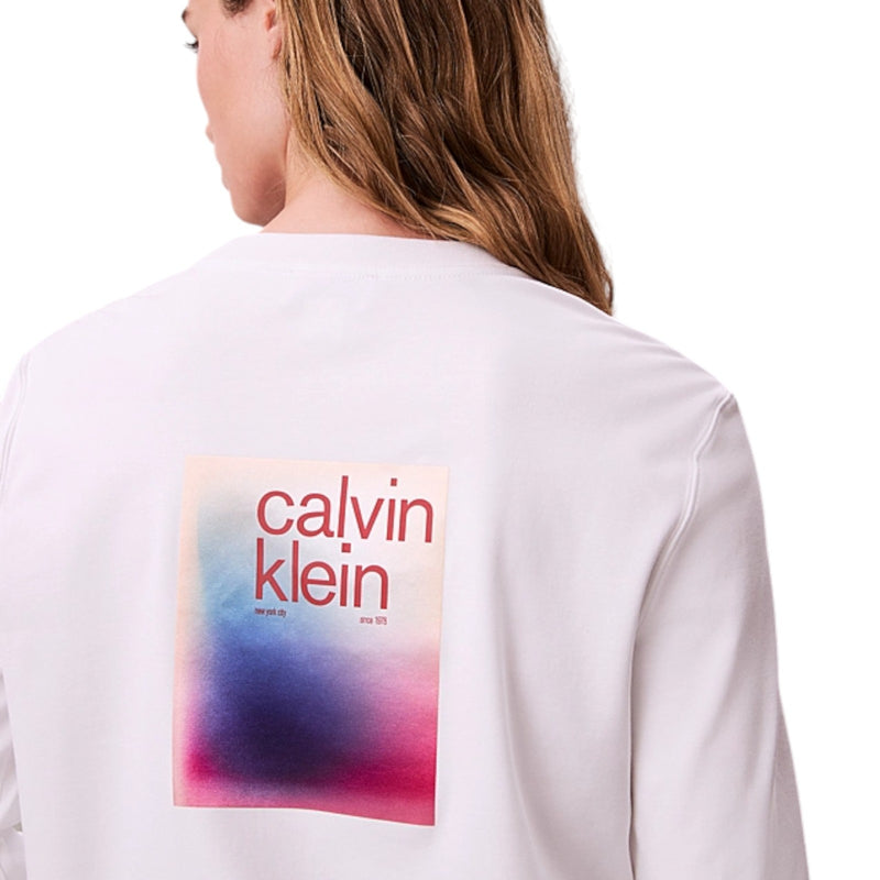 Maglie a manica lunga Donna Calvin Klein - Ls Satin Ombre Graphic Tee - Bianco