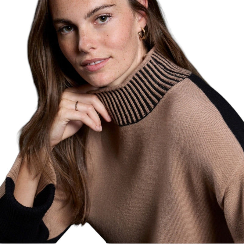 Maglioni Donna Surkana - Maglione a collo alto con contrasti di colore - Beige