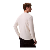 Maglie a manica lunga Uomo Calvin Klein - Ls Waffle Badge Crewnk Tee - Panna