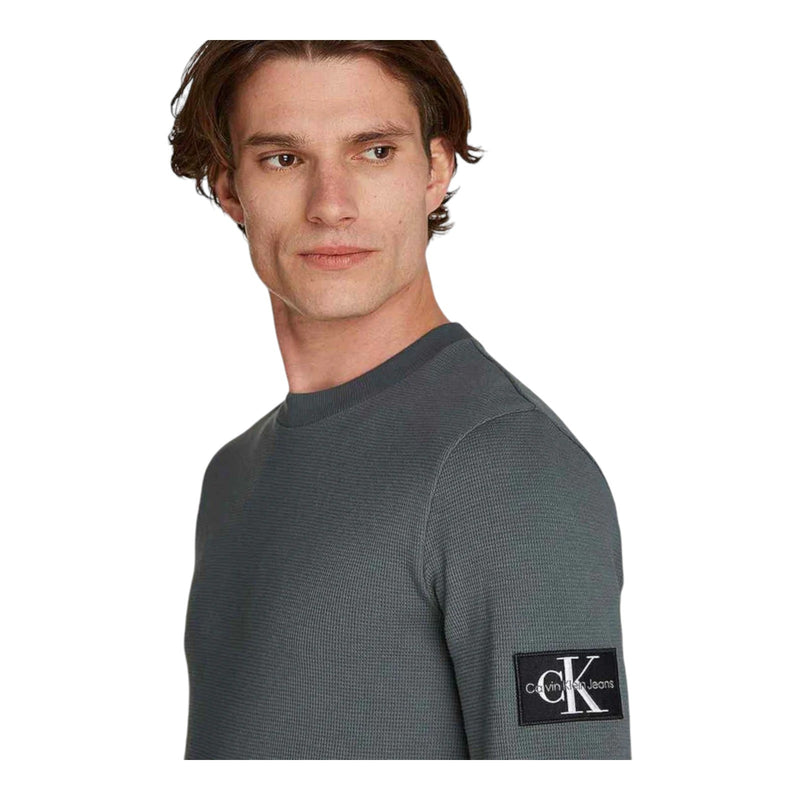 Maglie a manica lunga Uomo Calvin Klein - Badge Waffle Ls Tee - Grigio